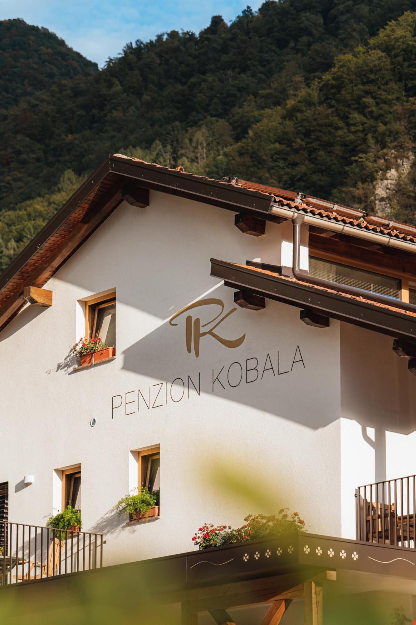 Hotel Penzion Kobala Tolmin Extérieur photo