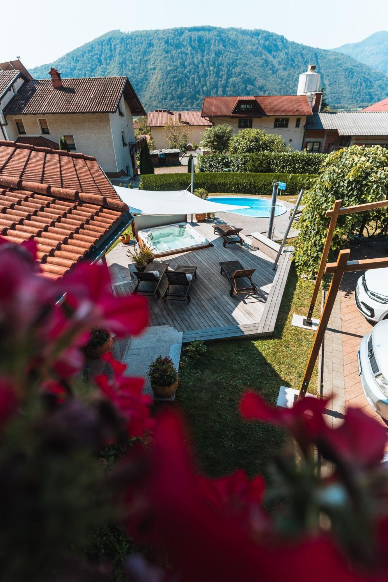 Hotel Penzion Kobala Tolmin Extérieur photo