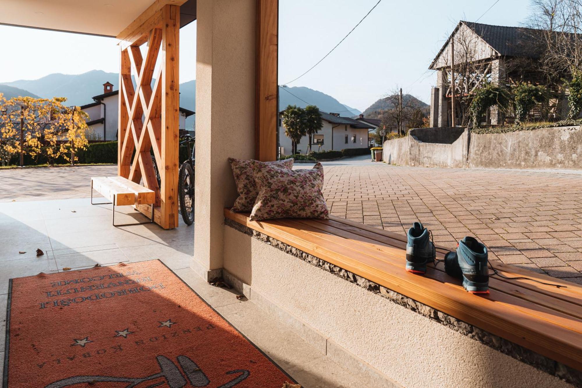 Hotel Penzion Kobala Tolmin Extérieur photo